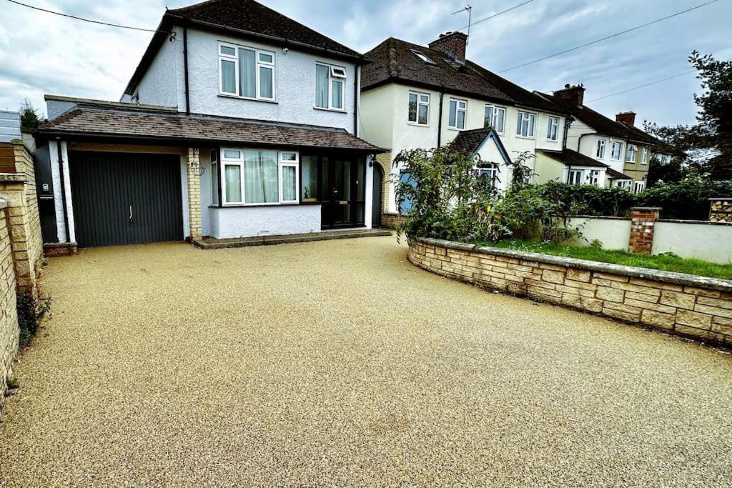 Green Haven Villa: Spacious 4BR Retreat with Hot Tub & Garden Kidlington Exterior photo